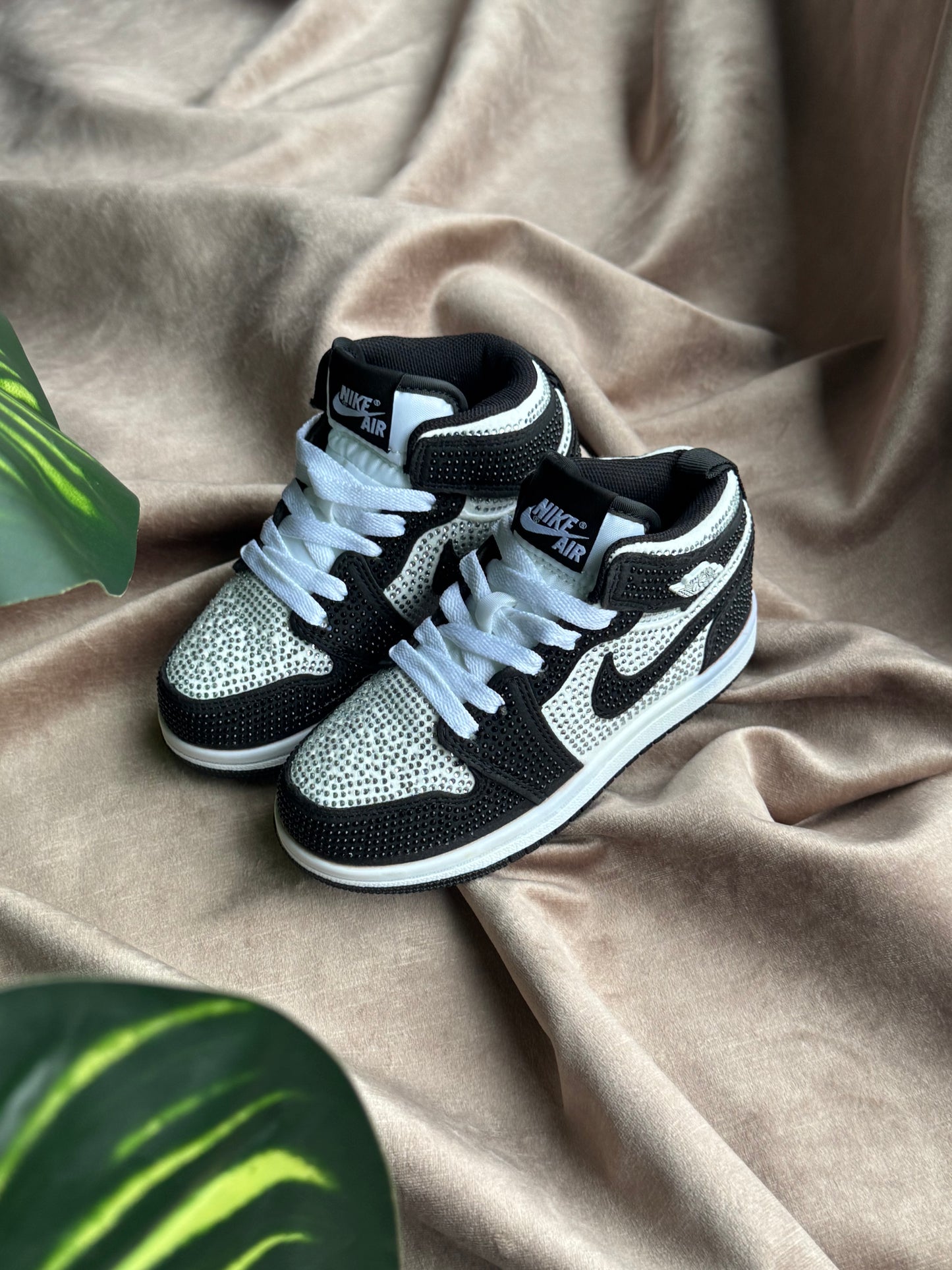 Air Jordan 1 “Swarovski”