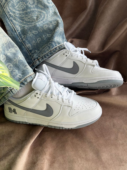 Nike SB Dunk Low x Supreme