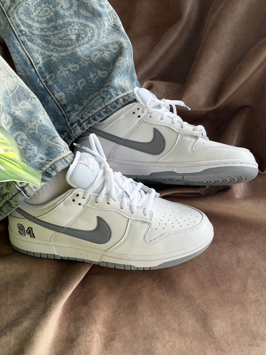 Nike SB Dunk Low x Supreme