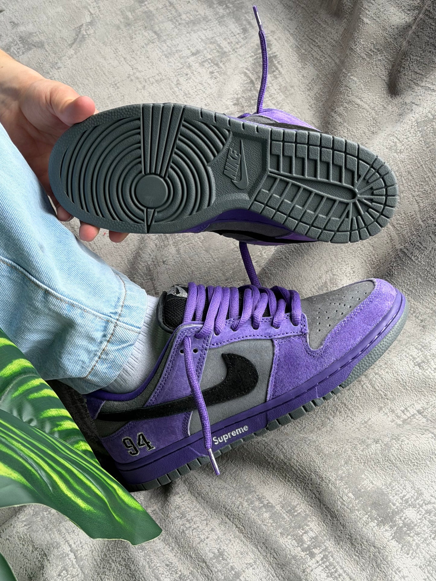 Nike SB Dunk Low x Supreme