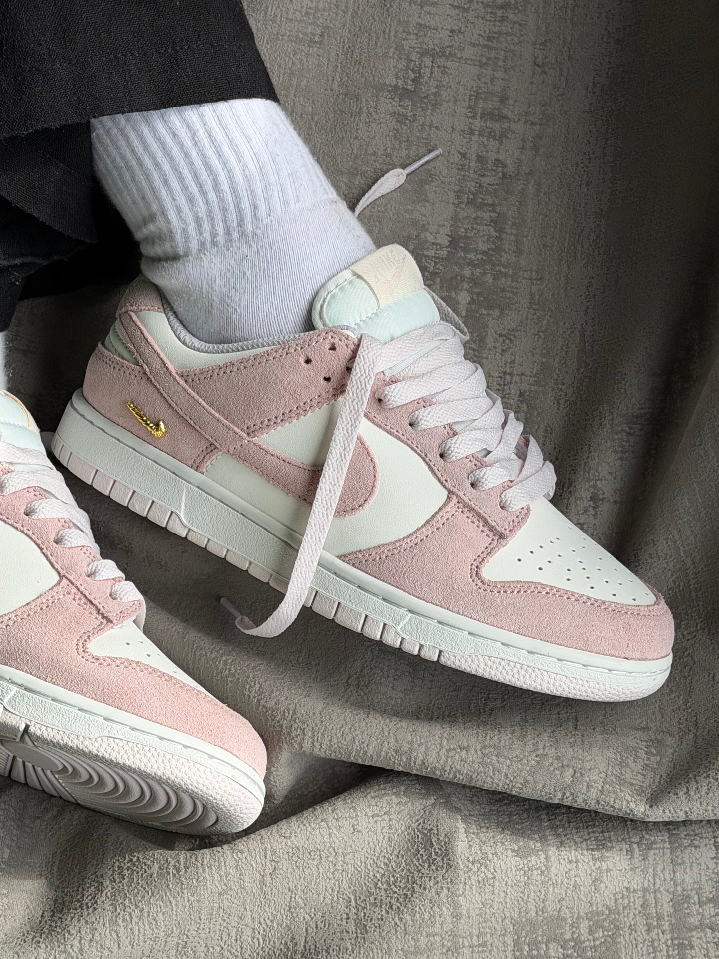 Nike SB Dunk Low “Pink”