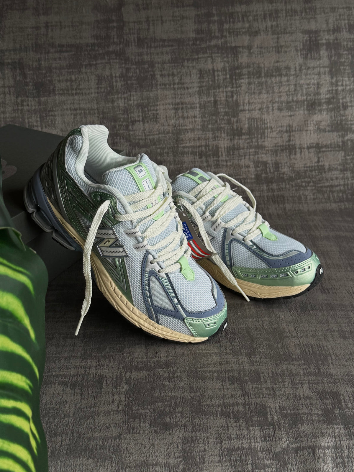 New Balance 1906R