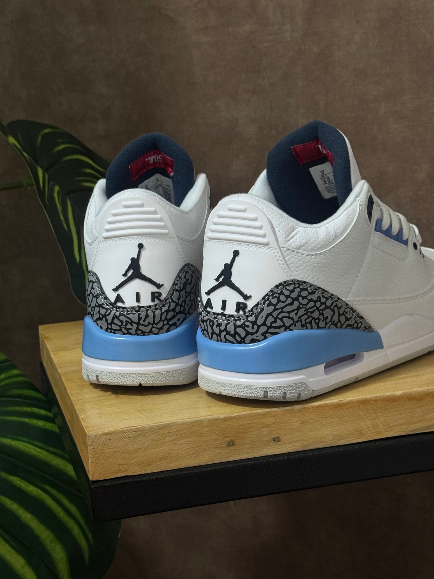 Air Jordan Retro 3 UNC