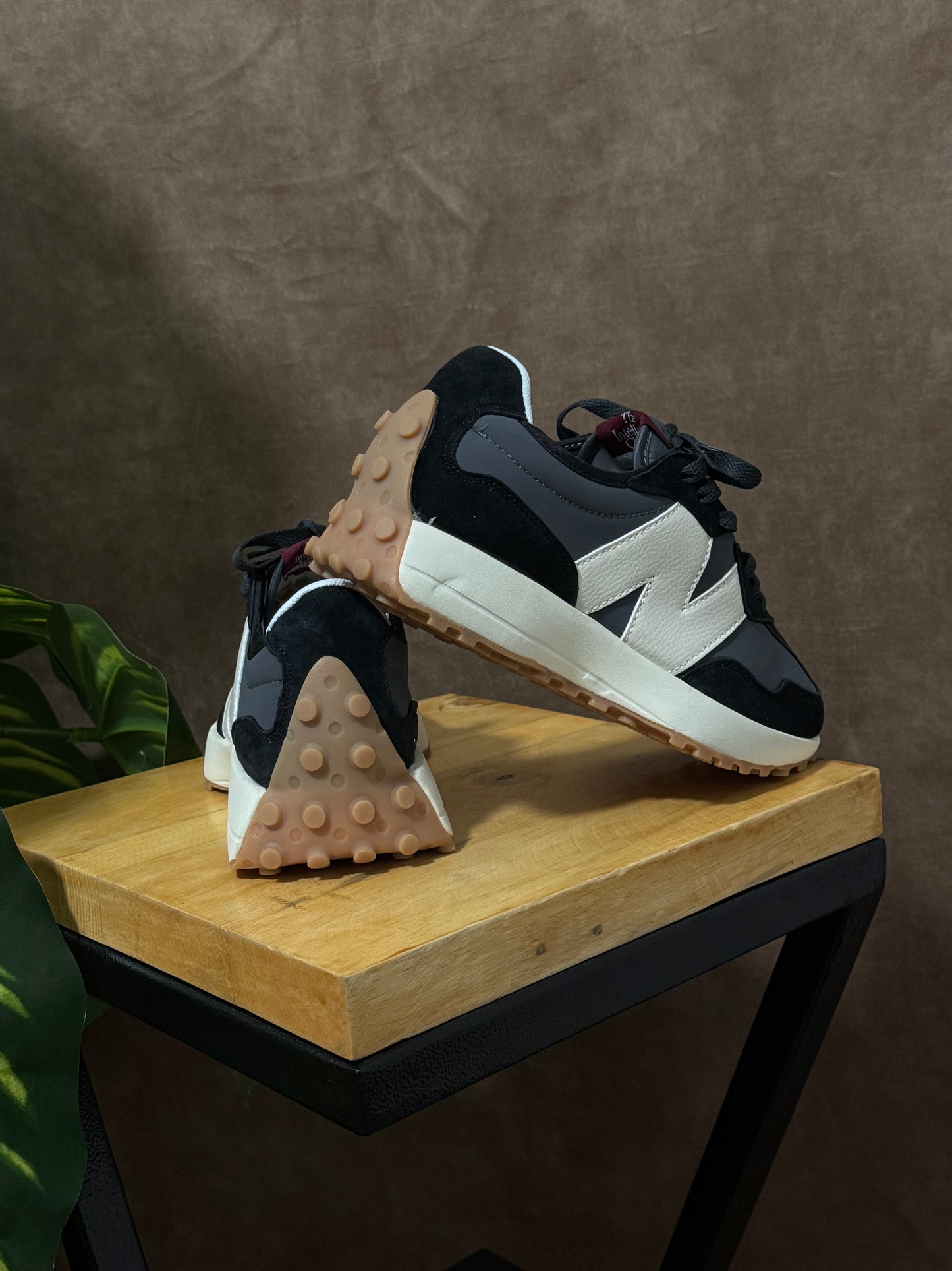 New Balance 327 Negras