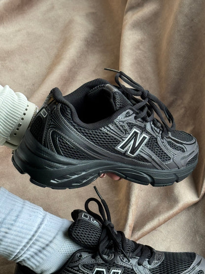 New Balance 740 “Black”