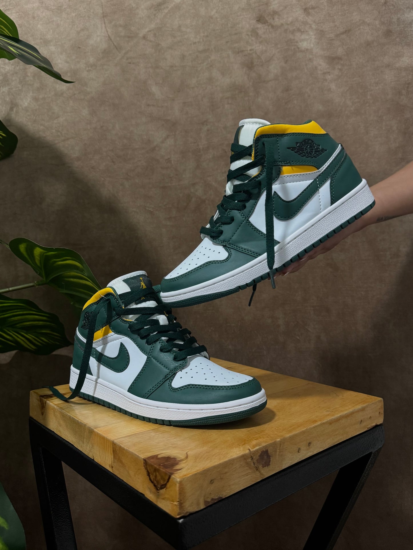 Air Jordan 1 Mid “Noble Green”