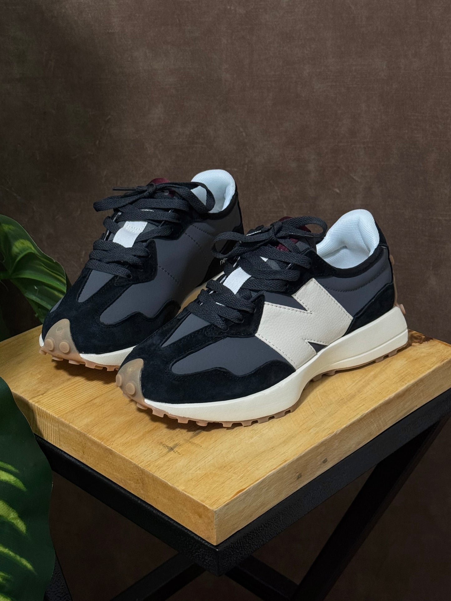 New Balance 327 Negras