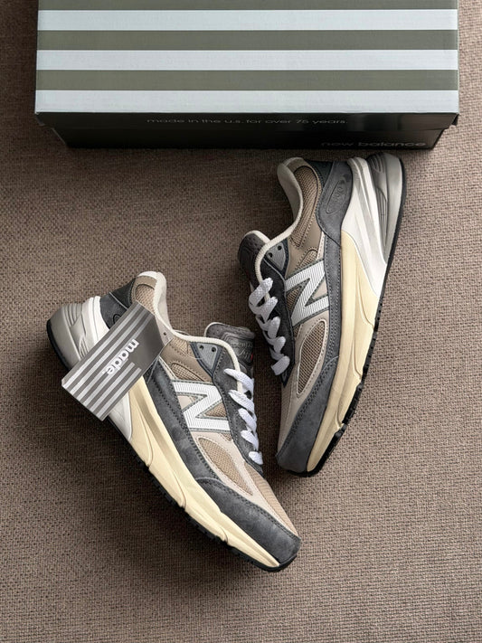 New Balance 990