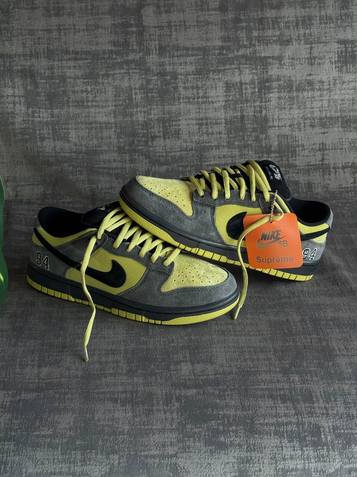 Nike SB Dunk Low x Supreme