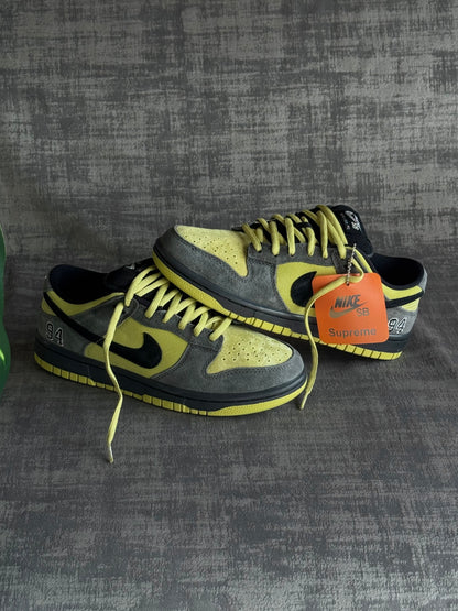Nike SB Dunk Low x Supreme