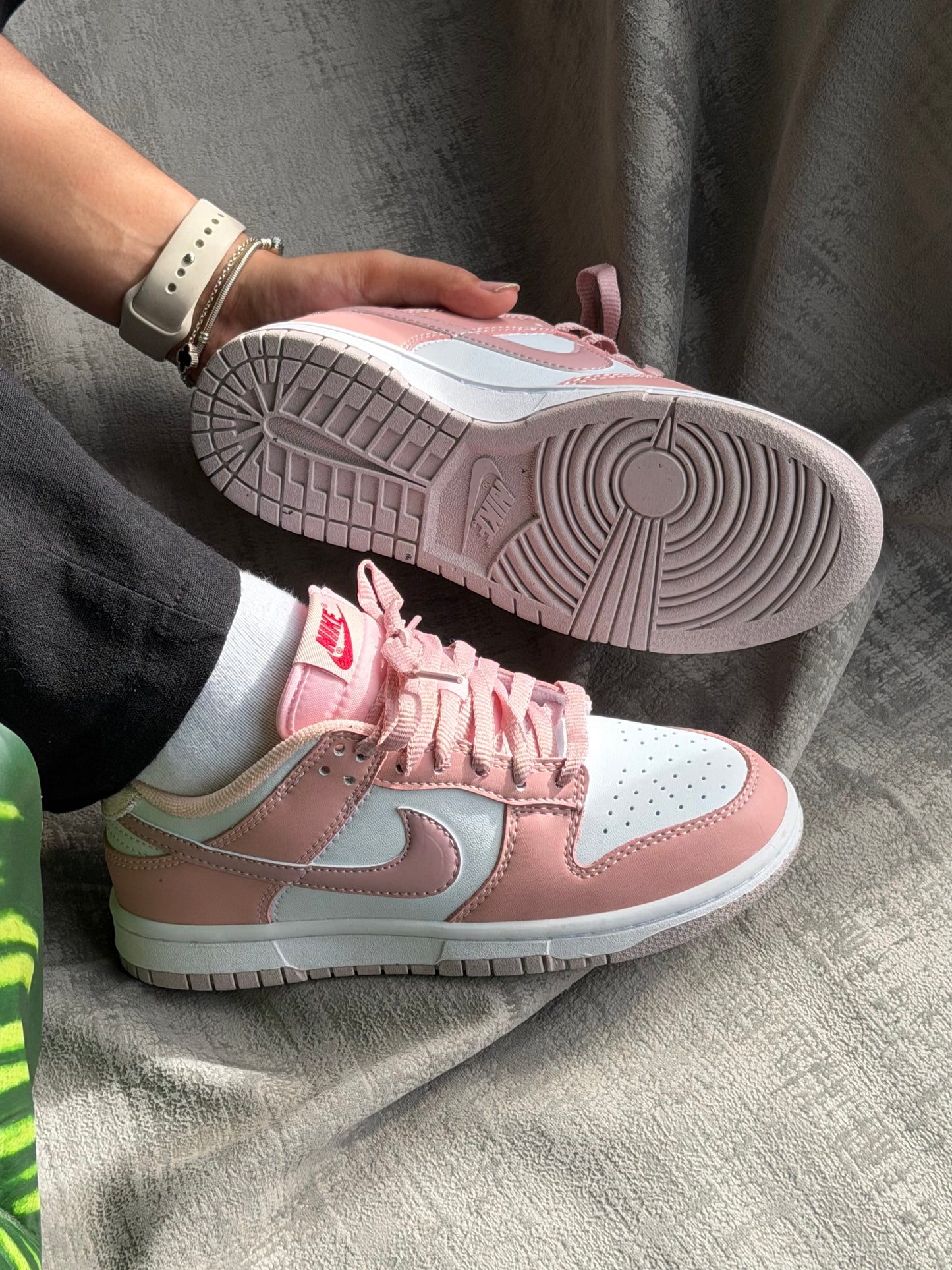 Nike SB Dunk Low “Velvet Pink”