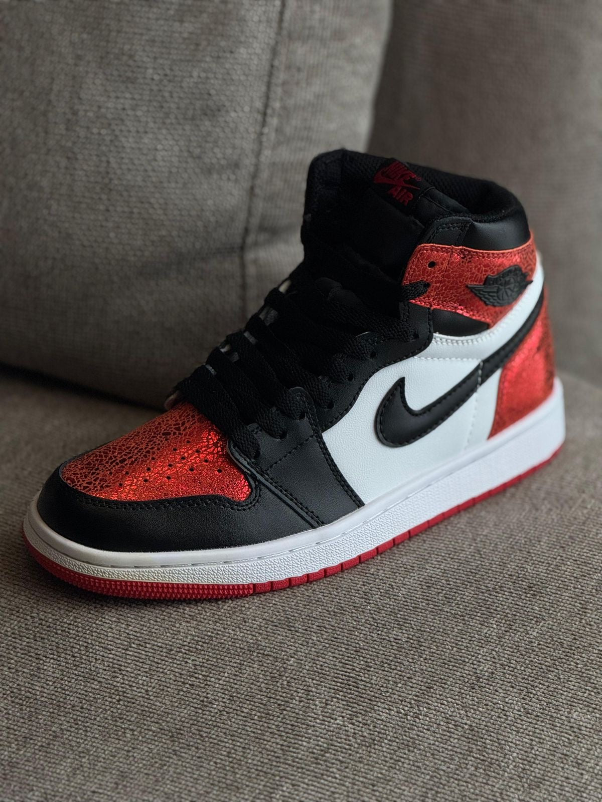 Air Jordan 1 High “Varsity Red”