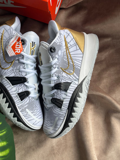 Nike Kyrie 7