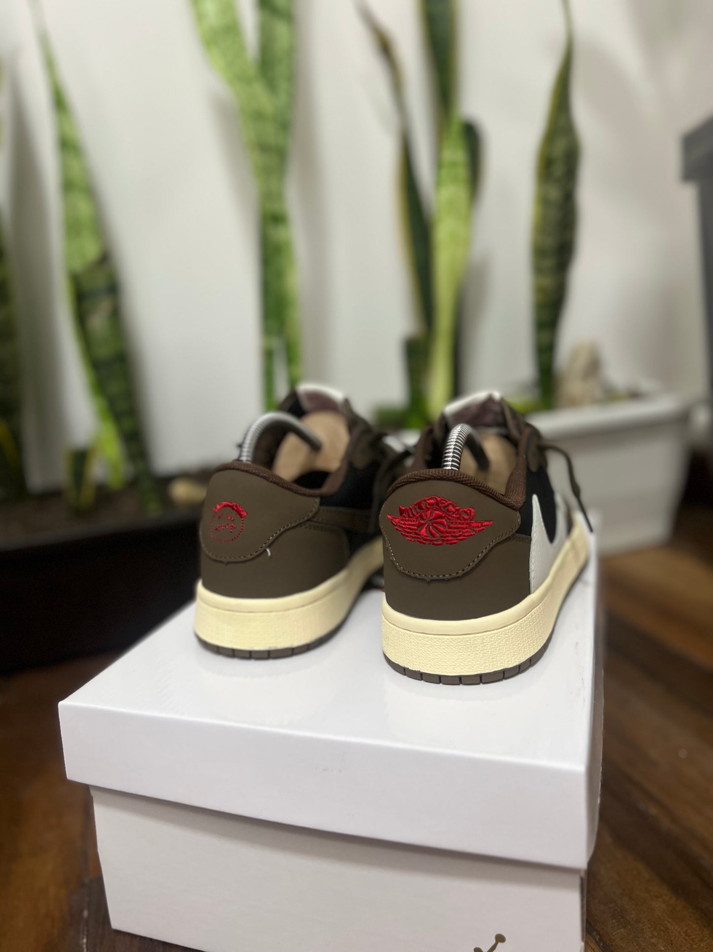 Air Jordan 1 Low X Travis Scott “Mocha”