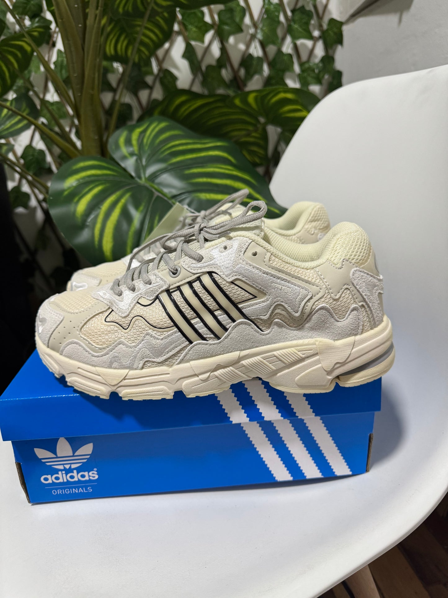 Adidas Response CL X Bad Bunny Wonder White