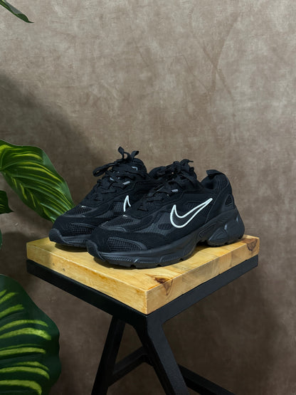 Nike V5K Run “Black”
