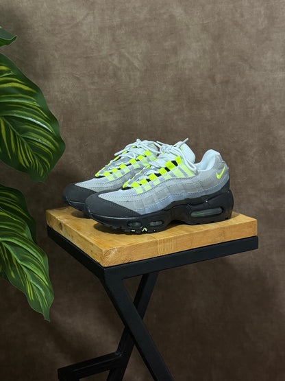 Nike Air Max 95 OG “Big Bubble Neon”