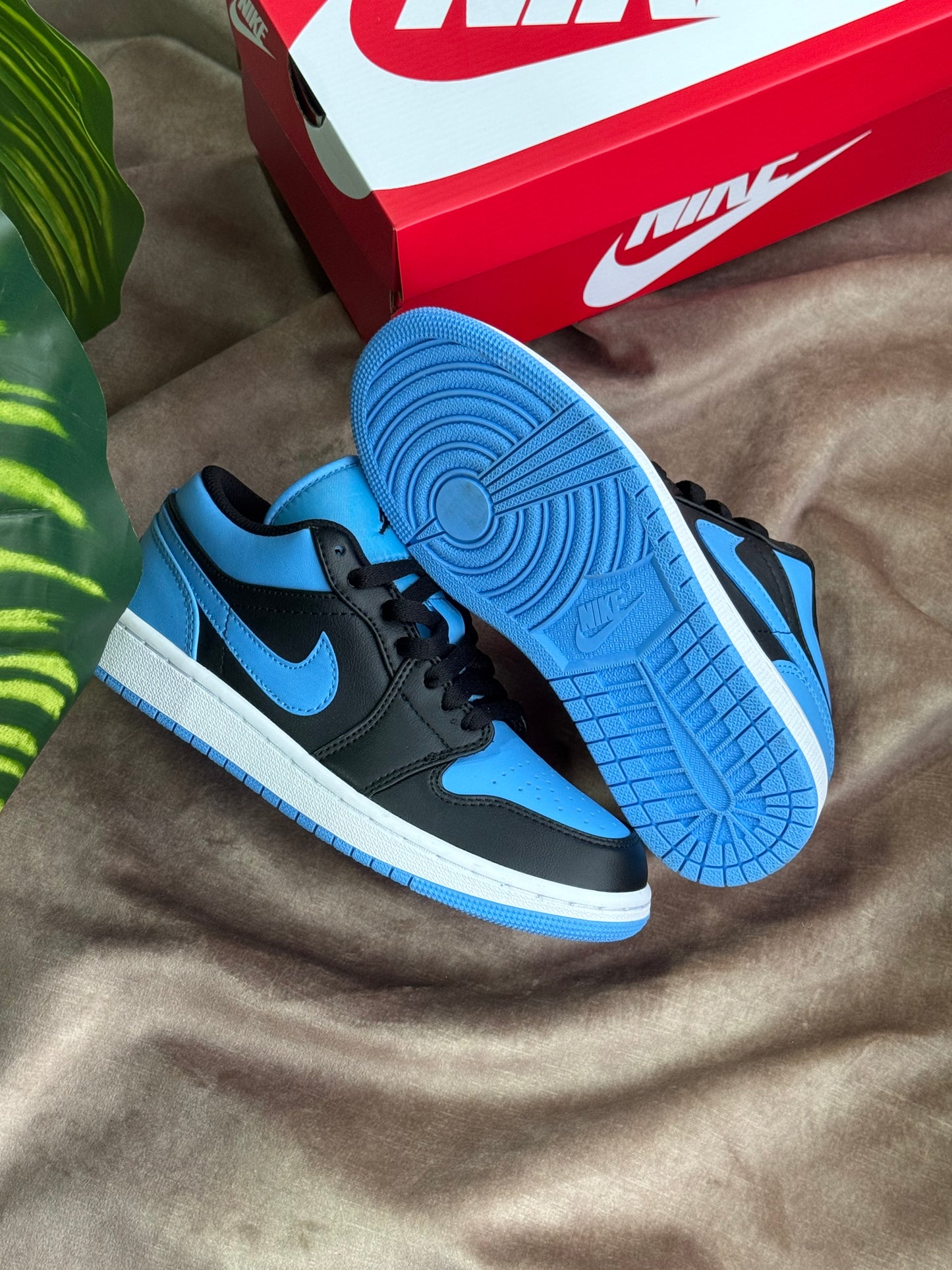 Air Jordan 1 Low “University Blue”