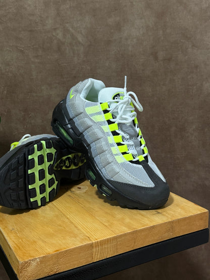 Nike Air Max 95 OG “Big Bubble Neon”