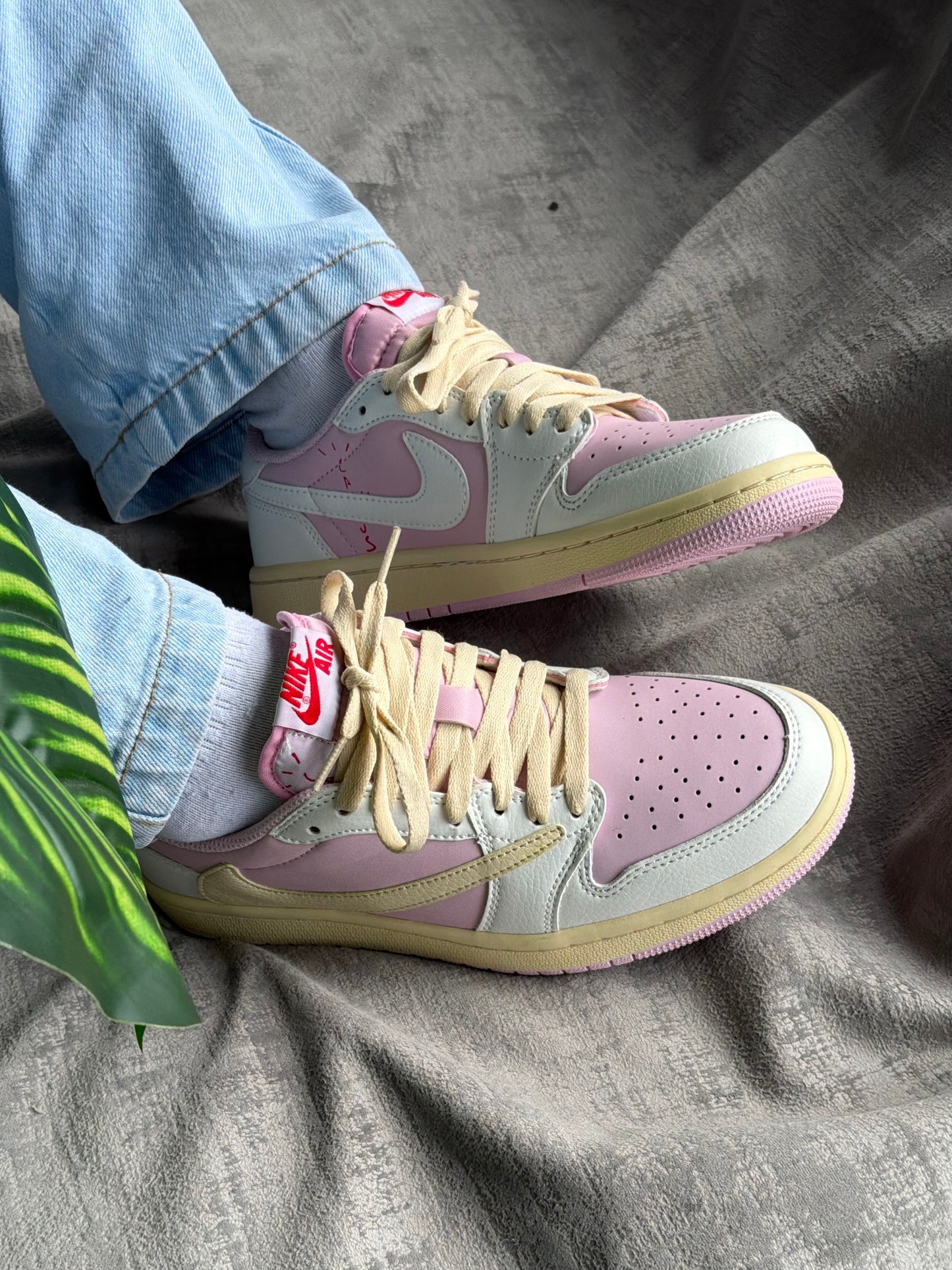 Air Jordan 1 Low x Travis Scott “Shy Pink”