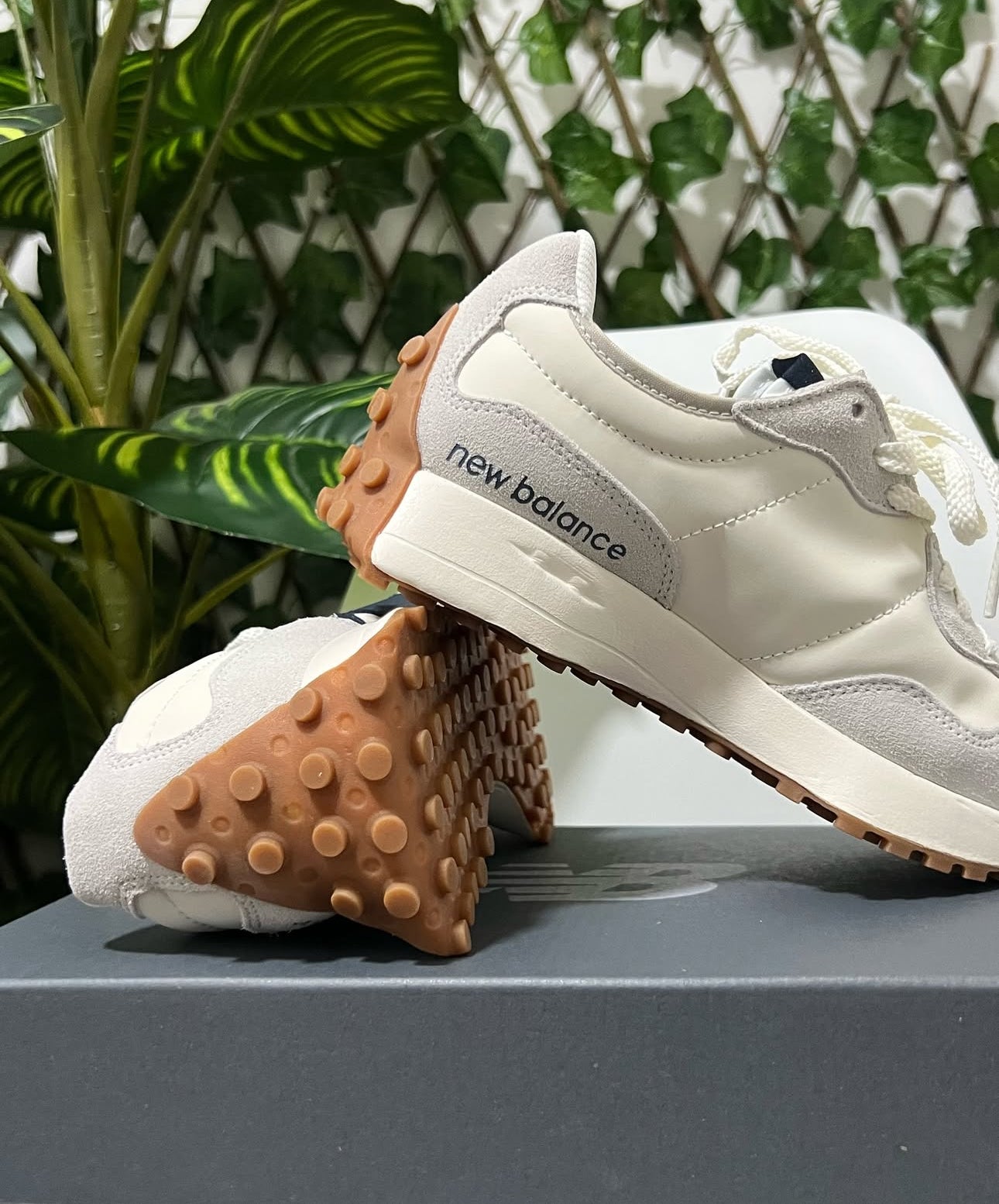 New Balance 327