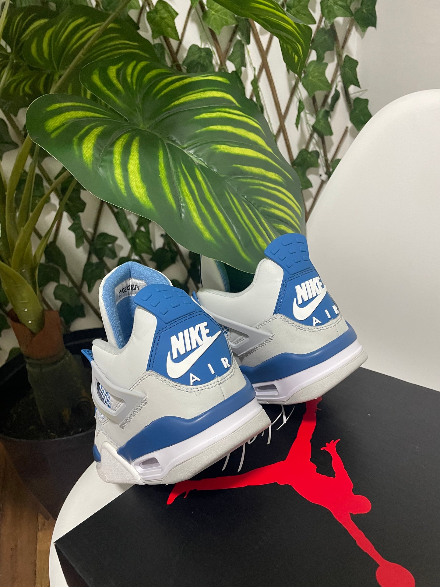 Air Jordan Retro 4 “Military Blue”