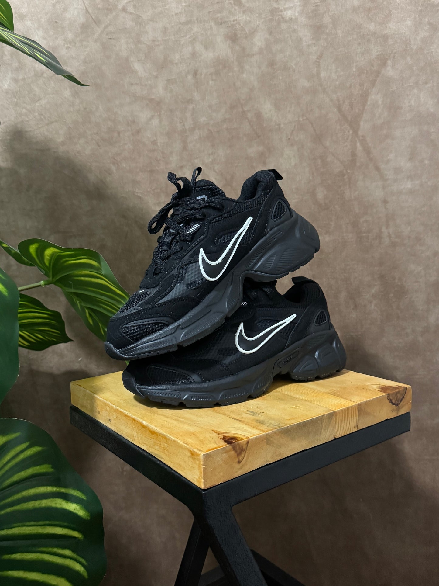 Nike V5K Run “Black”