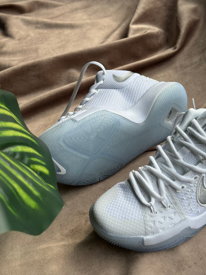 Nike Kyrie 3 “Total White”
