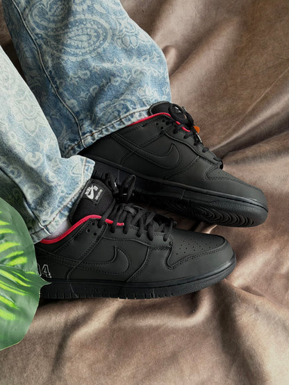 Nike SB Dunk Low x Supreme