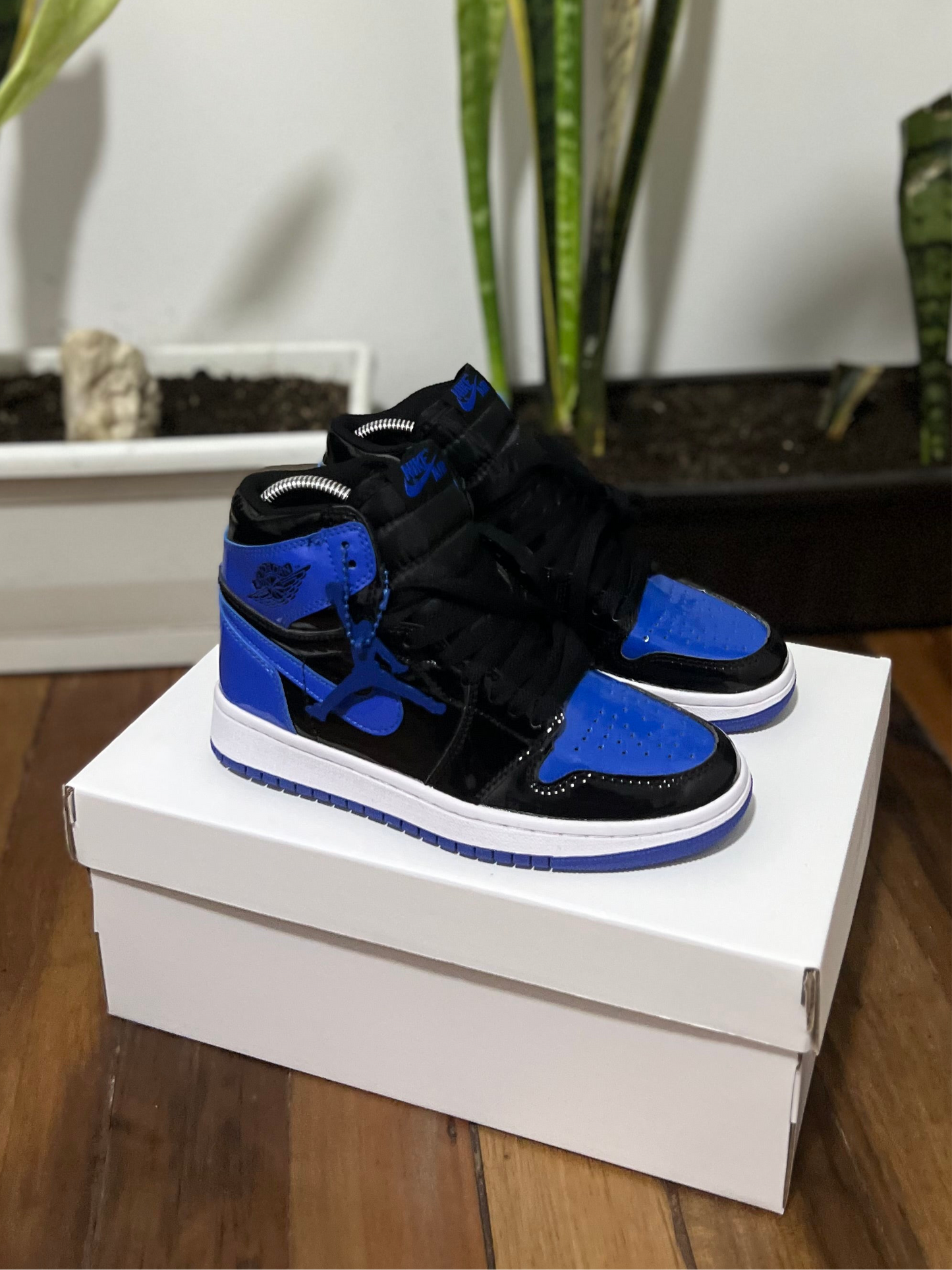 Air Jordan 1 High “Patent Royal”