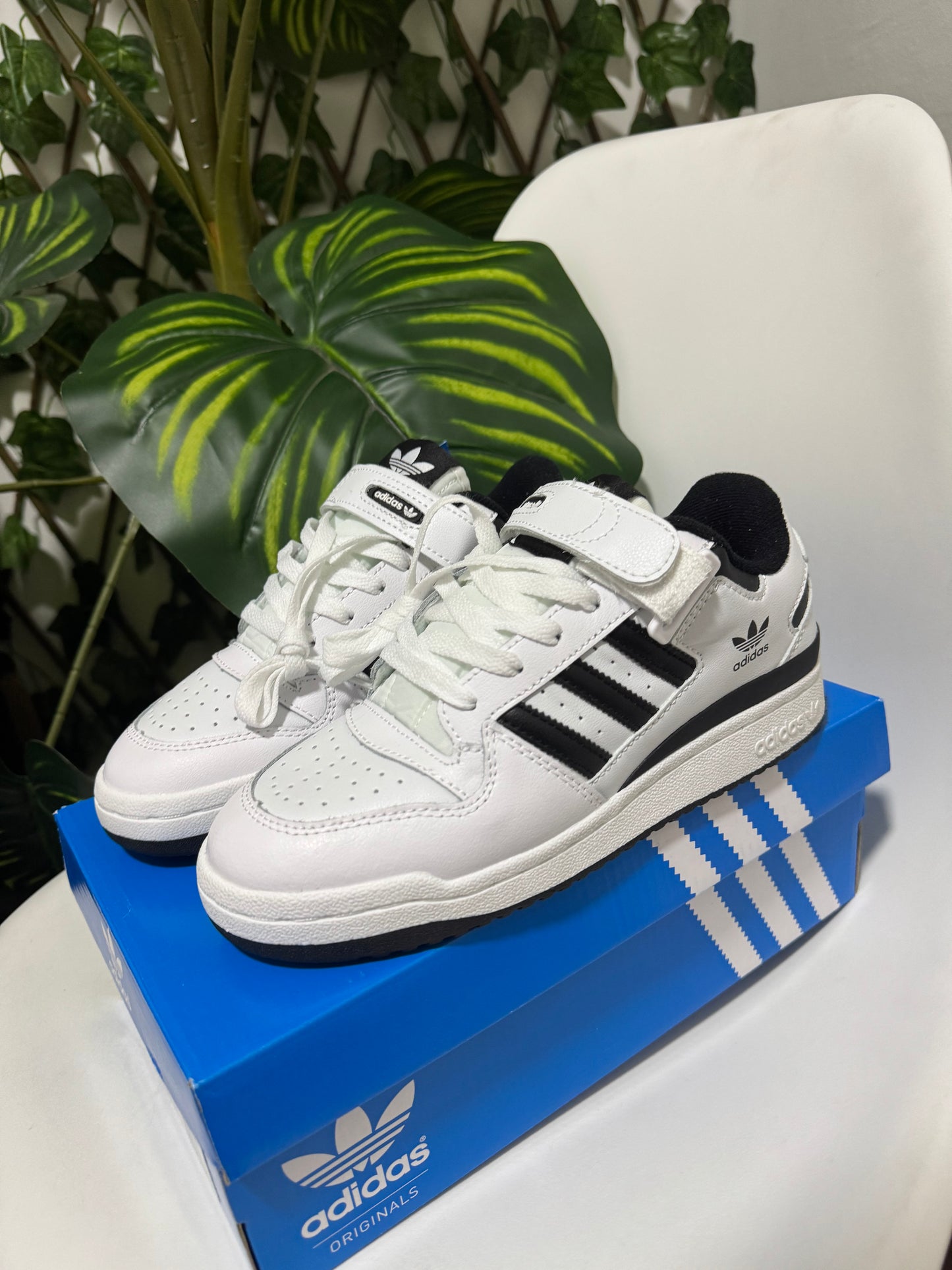 Adidas Forum Low Blanca/Negra