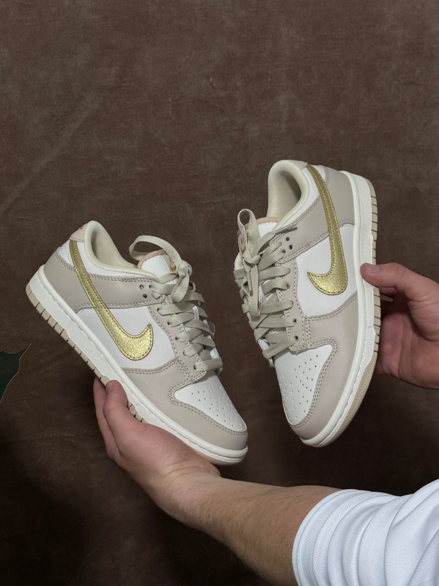 Nike SB Dunk Low “Phantom Metalic Gold”
