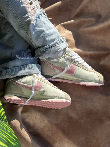 Nike Cortez “San Valentín”