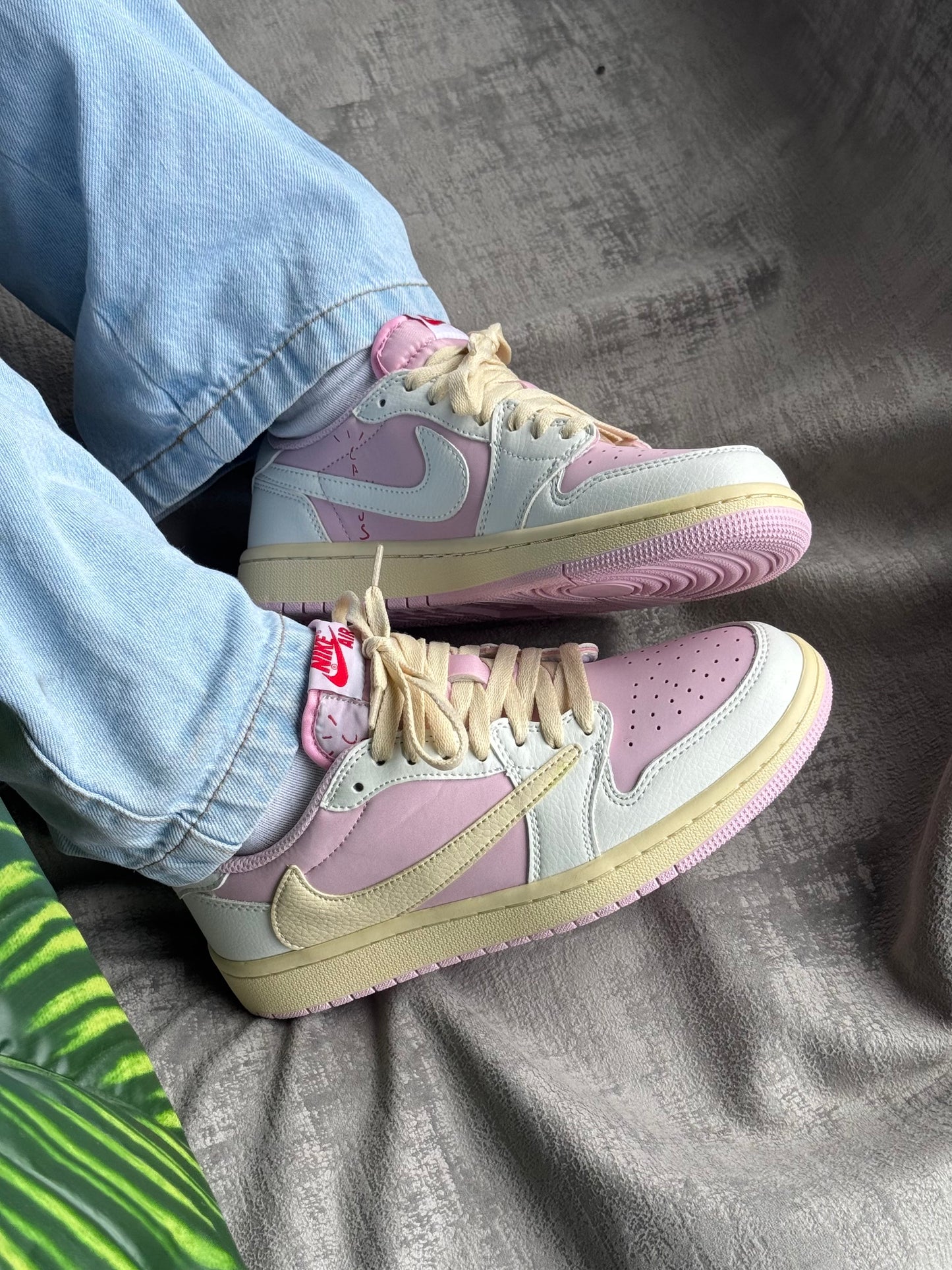 Air Jordan 1 Low x Travis Scott “Shy Pink”