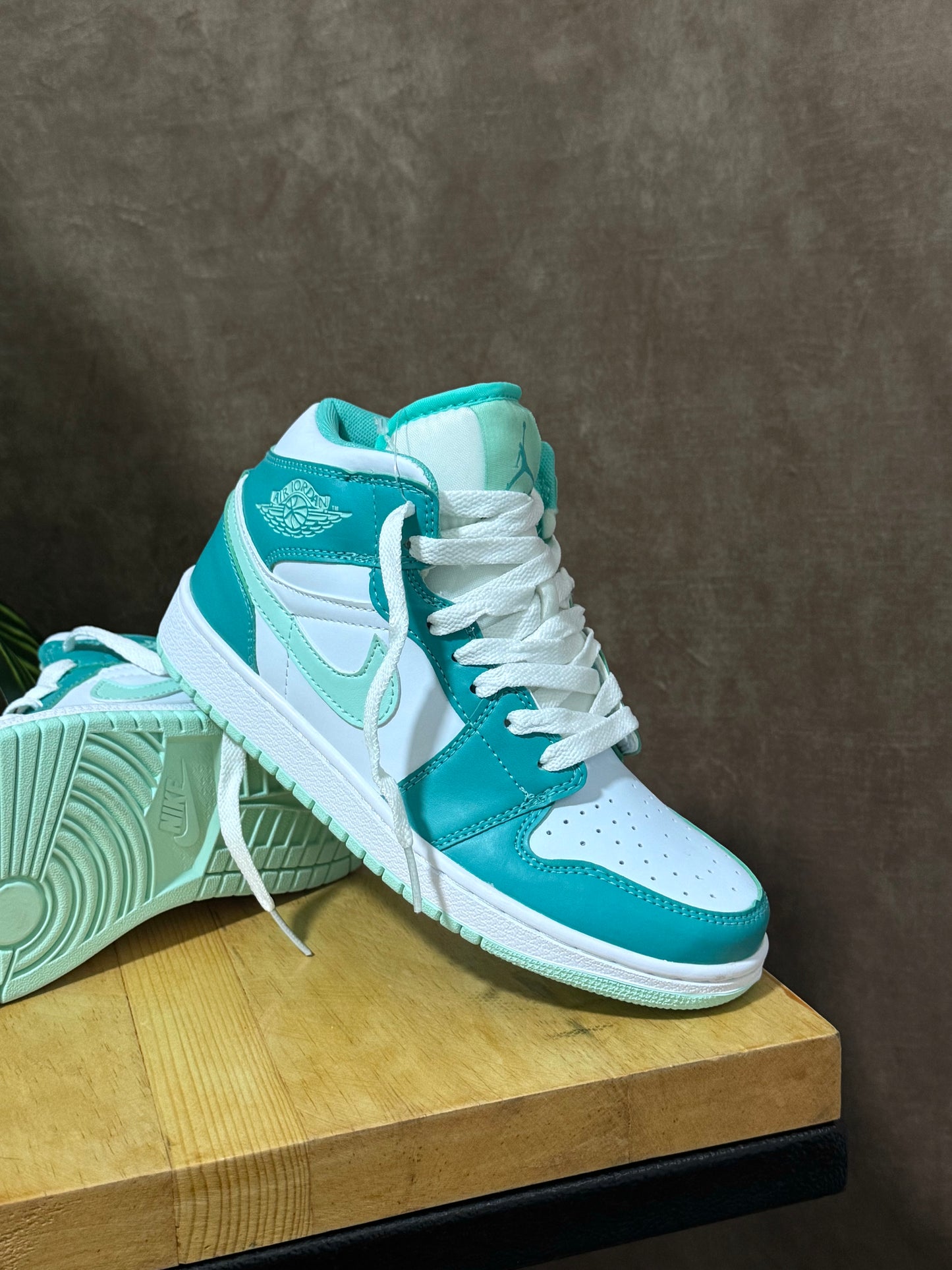 Air Jordan 1 Mid “Washed Teal”