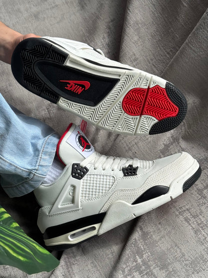 Air Jordan 4 “Flight Club”
