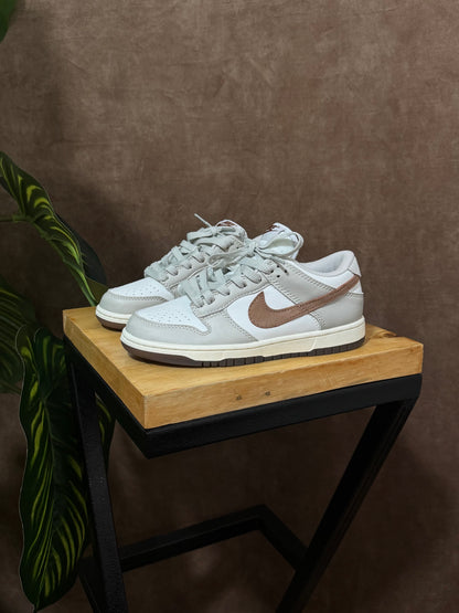 Nike SB Dunk Low “Phantom Khaki”