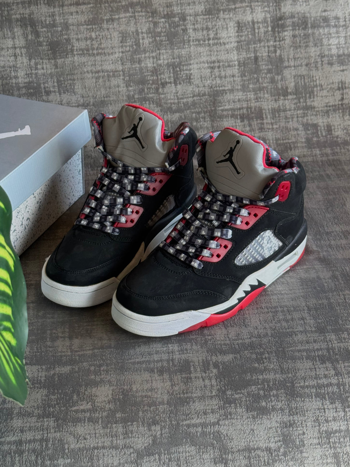 Air Jordan 5 “Friends & Family”