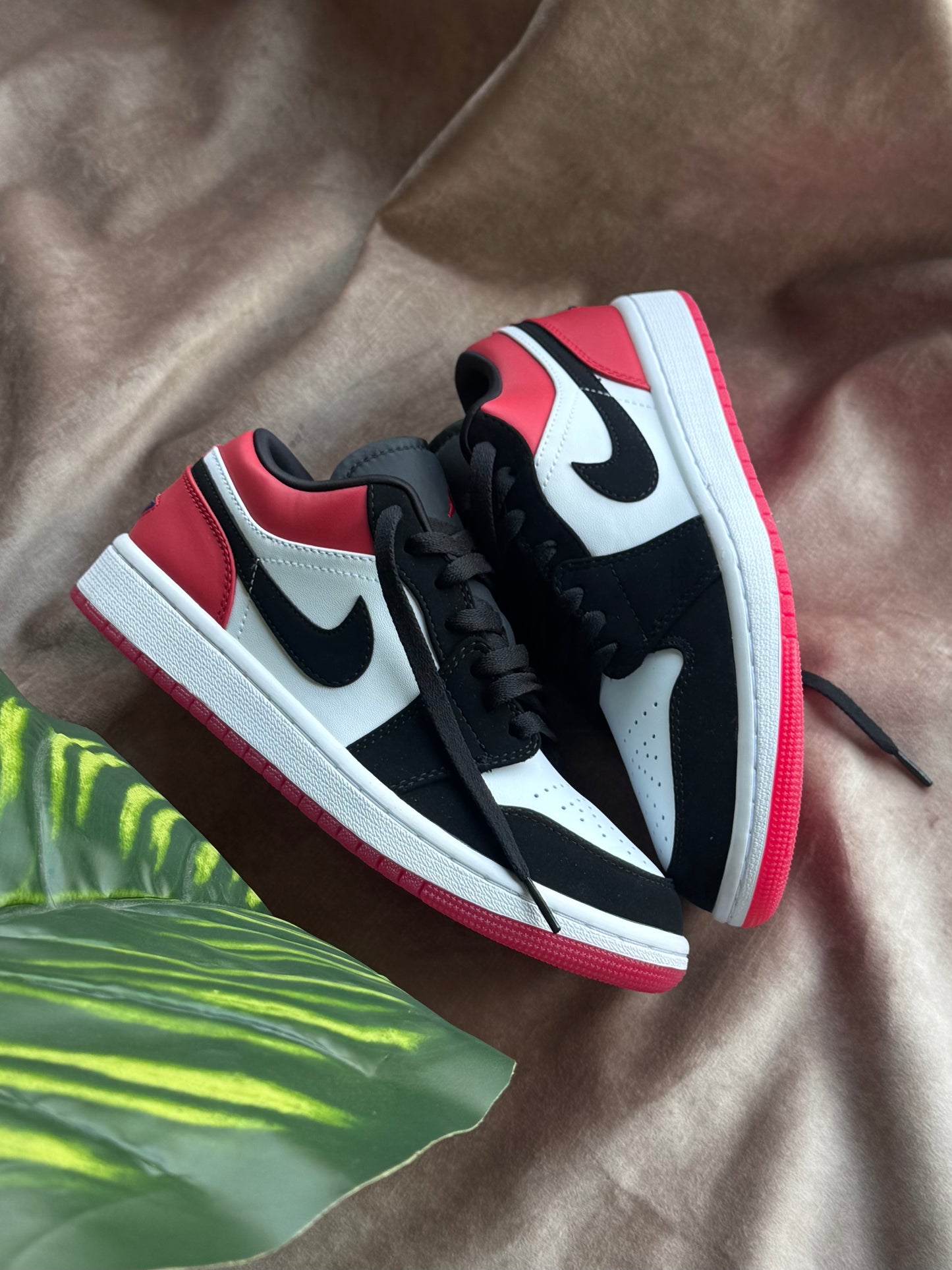 Air Jordan 1 Low “Black Toe”