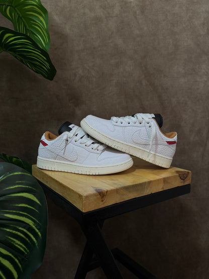 Nike SB Dunk Low x Porsche