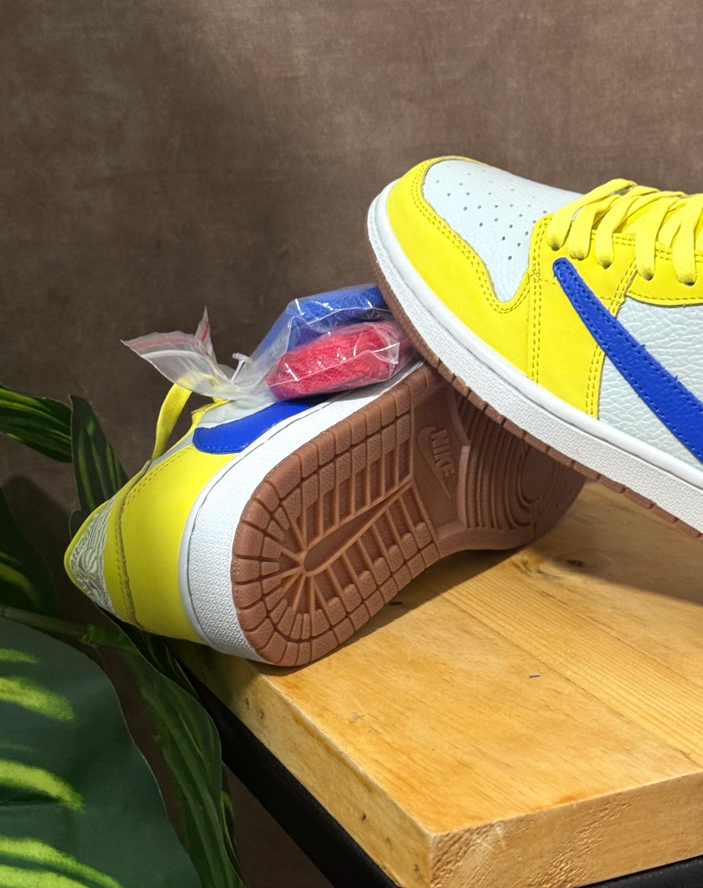 Air Jordan 1 Low SP Travis Scott “Canary”