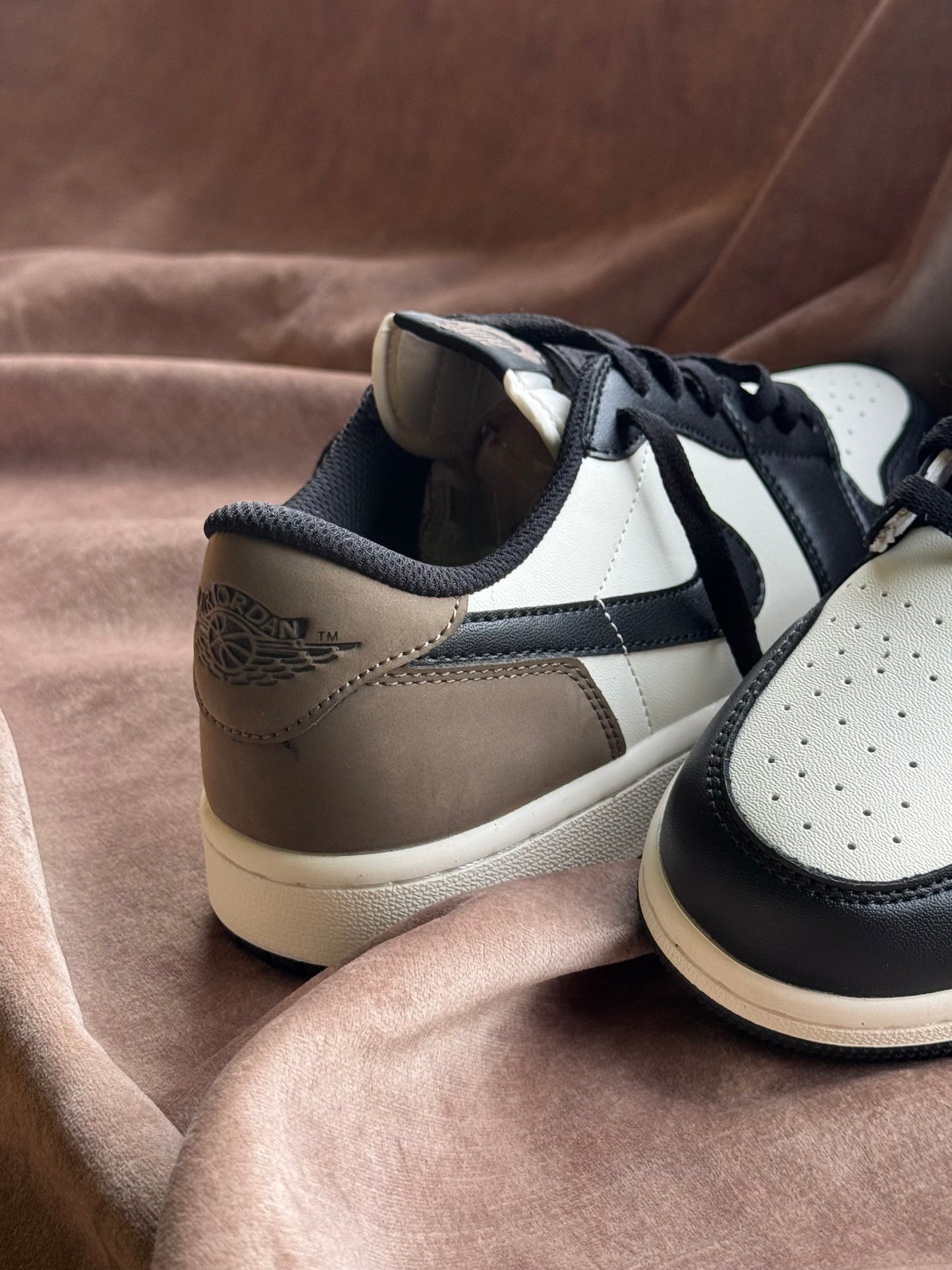 Air Jordan 1 Low OG “Mocha”