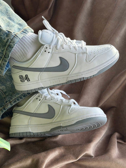 Nike SB Dunk Low x Supreme