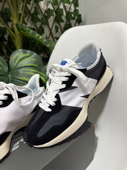 New Balance 327 “Negra”