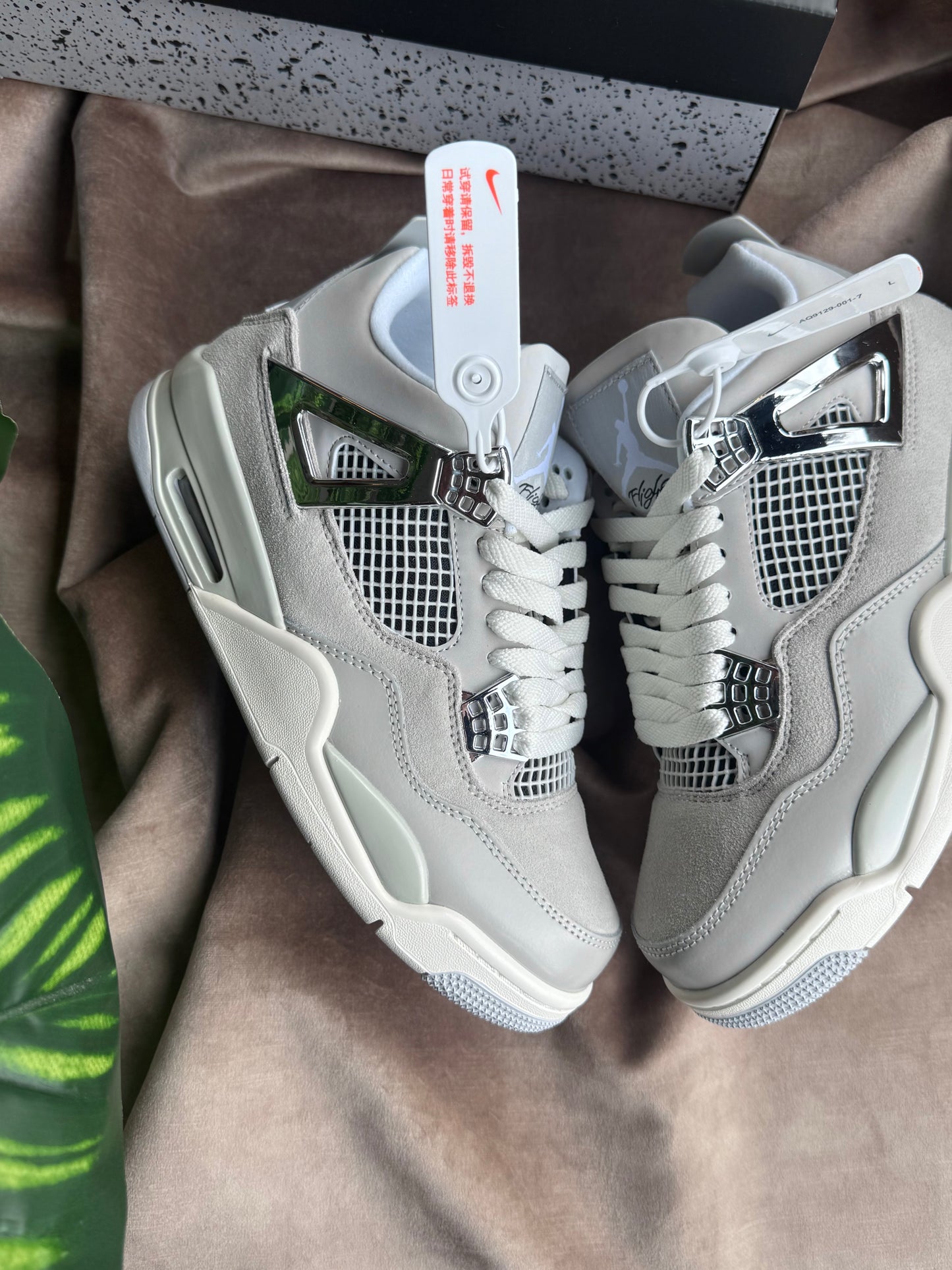 Air Jordan 4 “Frozen Moments”