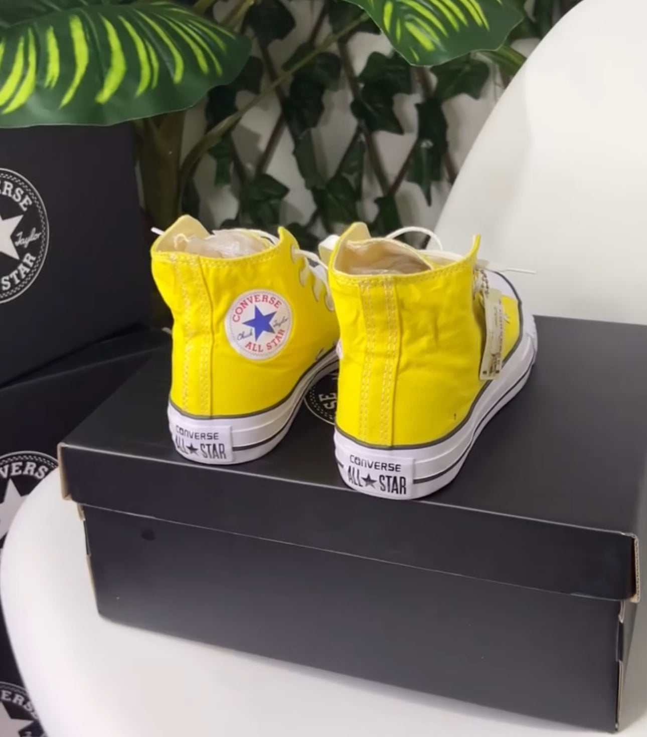 Converse Chuck Taylor All Star “Amarilla”