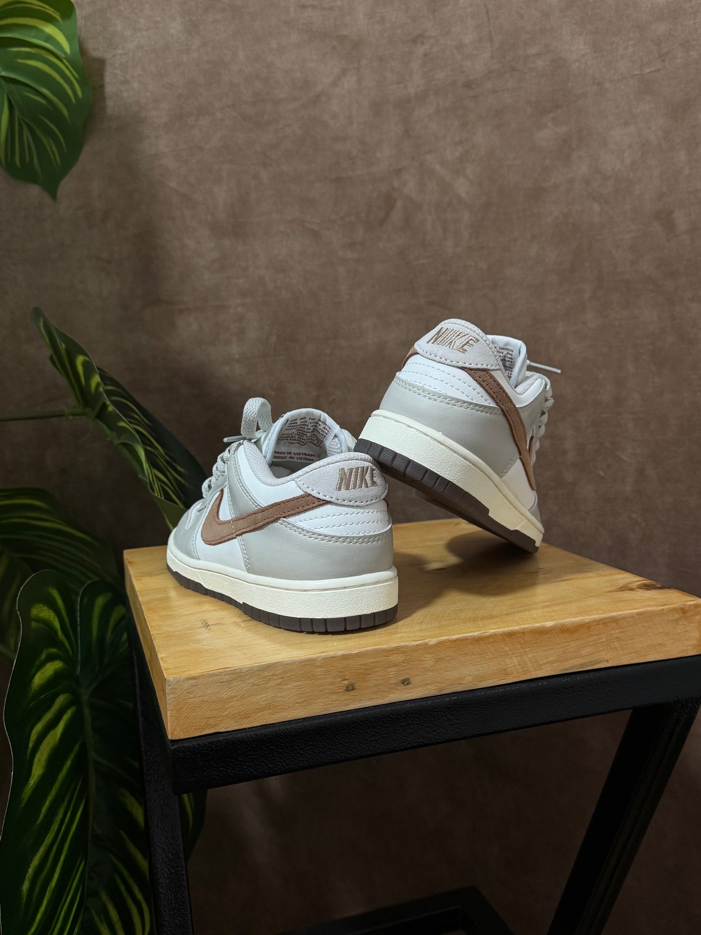Nike SB Dunk Low “Phantom Khaki”