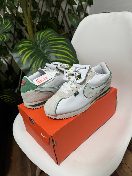 Nike Cortez All Petals United