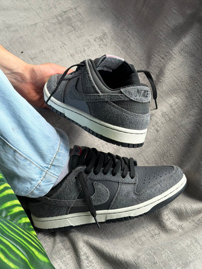 Nike SB Dunk Low “Black/Off Noir”