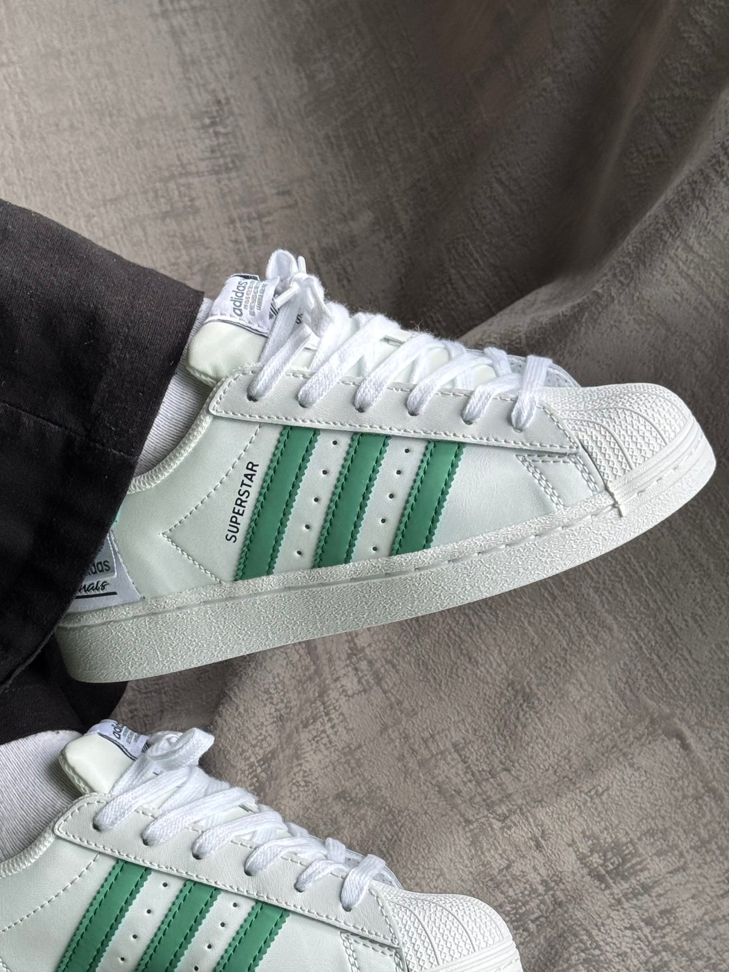 Adidas Superstar